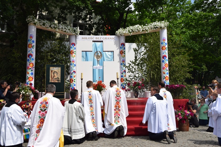Boże Ciało w Łowiczu - procesja