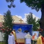 Wyszogród. Ołtarz Bożego Ciała przy kościele parafialnym.