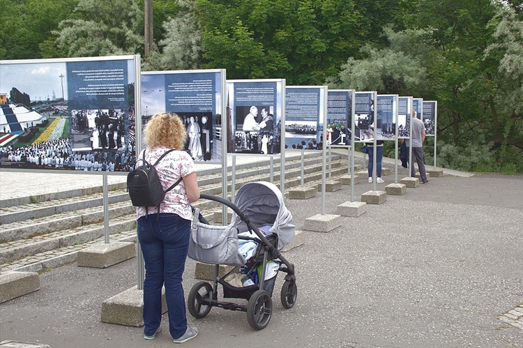 Otwarcie papieskiej wystawy na Westerplatte