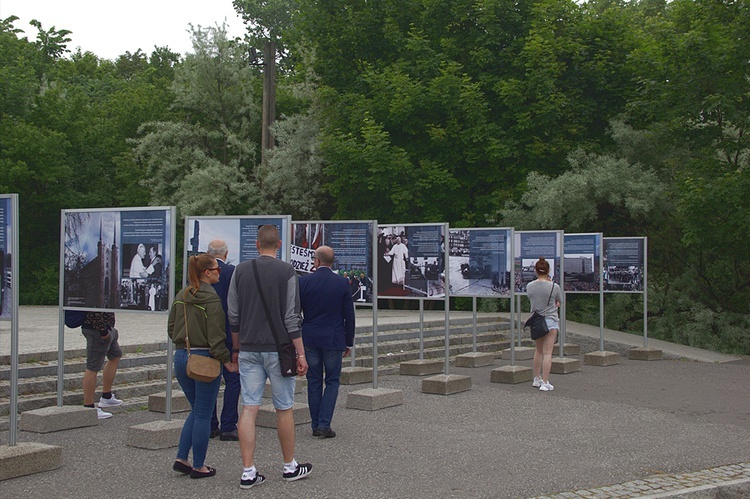 Otwarcie papieskiej wystawy na Westerplatte