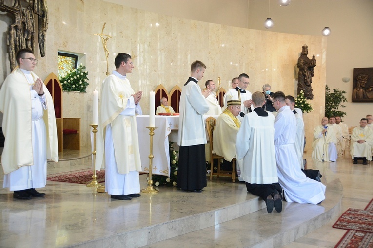 Święcenia diakonatu