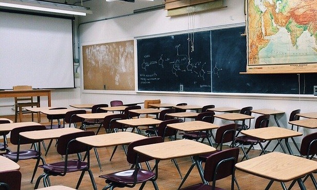 Hiszpania: Rząd wykorzystuje pandemię do uderzenia w szkoły prywatne