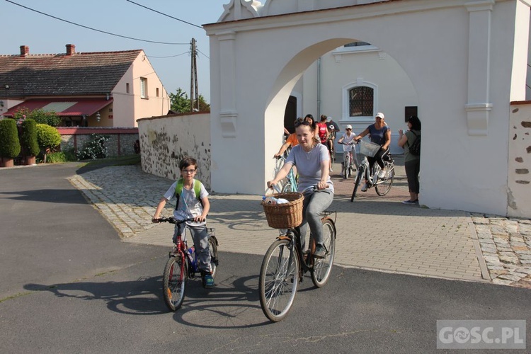 Parafialna pielgrzymka z Białołęki do Grodowca