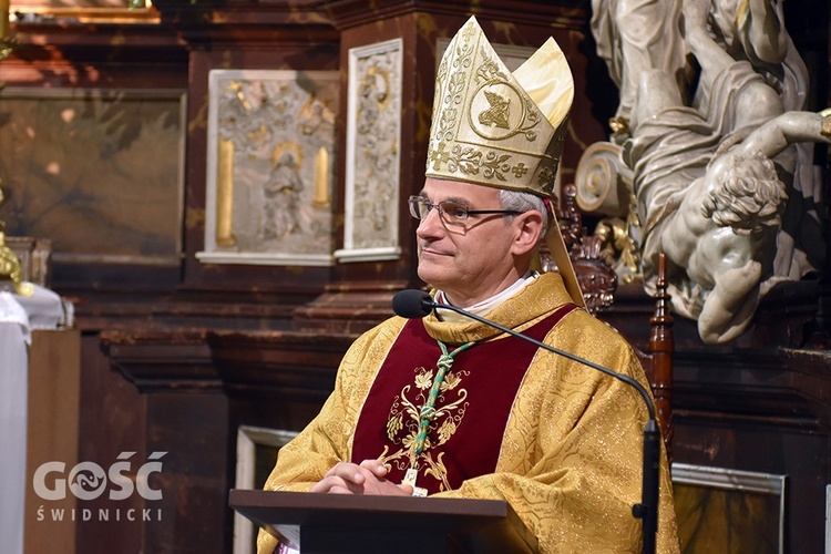 Promocja nowych lektorów i ceremoniarzy w diecezji świdnickiej