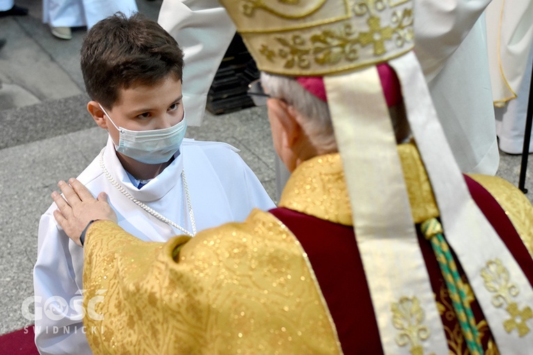 Promocja nowych lektorów i ceremoniarzy w diecezji świdnickiej