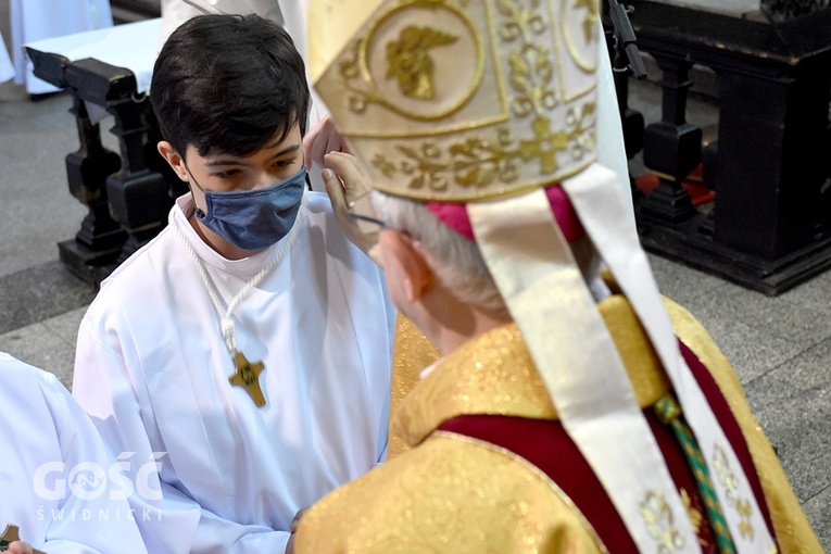 Promocja nowych lektorów i ceremoniarzy w diecezji świdnickiej