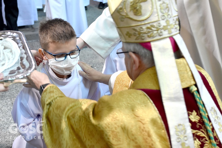 Promocja nowych lektorów i ceremoniarzy w diecezji świdnickiej