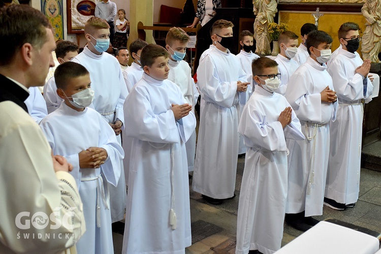 Promocja nowych lektorów i ceremoniarzy w diecezji świdnickiej