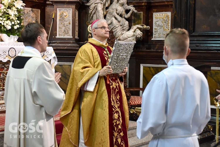 Promocja nowych lektorów i ceremoniarzy w diecezji świdnickiej