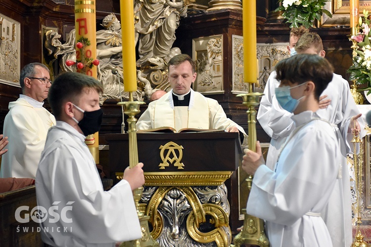 Promocja nowych lektorów i ceremoniarzy w diecezji świdnickiej