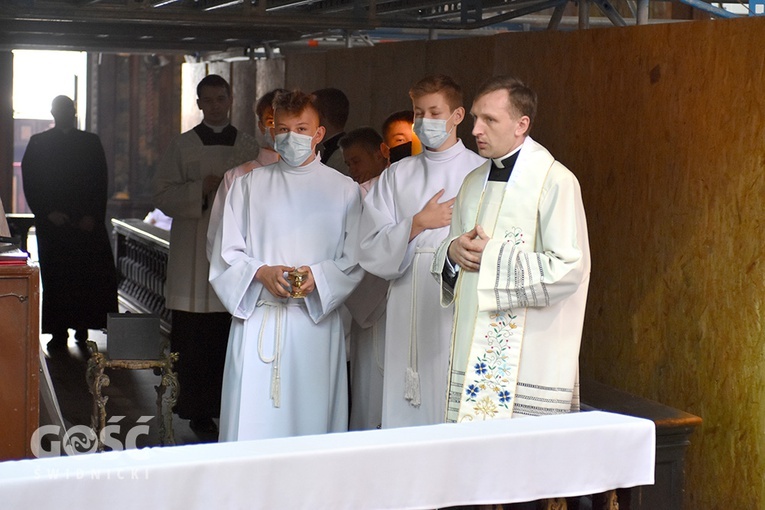 Promocja nowych lektorów i ceremoniarzy w diecezji świdnickiej