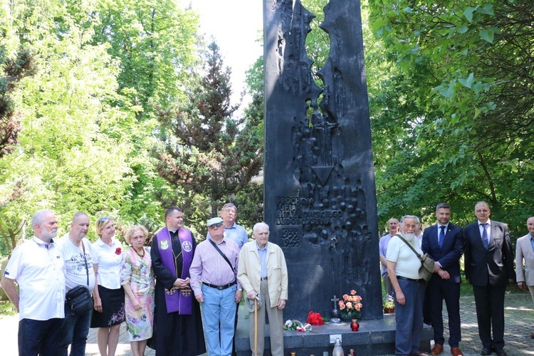 Wspominali ułanów spod Rokitny i ofiary niemieckich obozów koncentracyjnych 