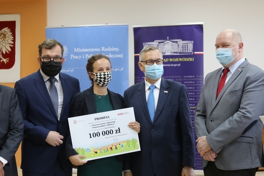 Promesy funduszy na programy dla seniorów na Podbeskidziu