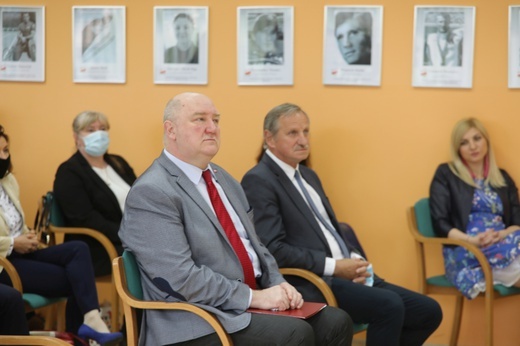 Promesy funduszy na programy dla seniorów na Podbeskidziu