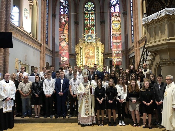 Bierzmowanie i odpust w Pieszycach