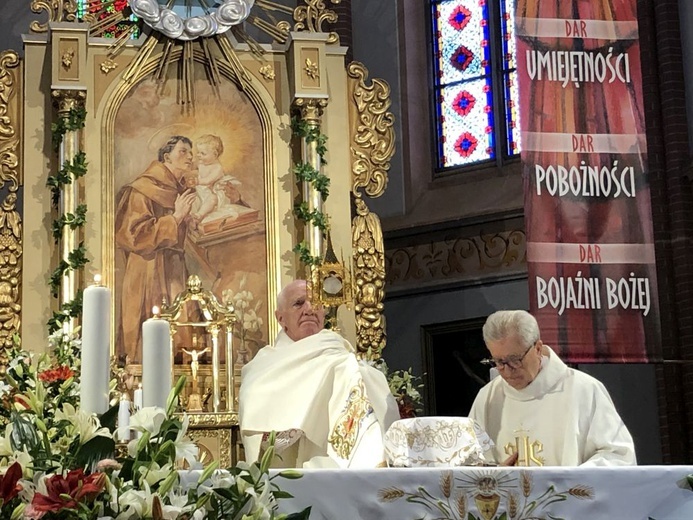 Bierzmowanie i odpust w Pieszycach