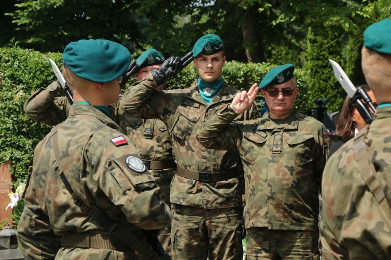 Hołd dla pierwszych więźniów z Auschwitz pochowanych we Wrocławiu