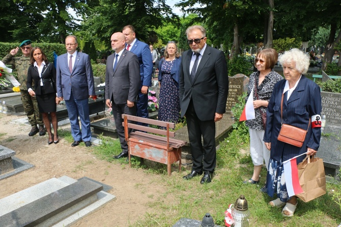 Hołd dla pierwszych więźniów z Auschwitz pochowanych we Wrocławiu