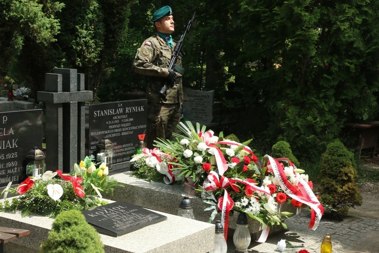 Hołd dla pierwszych więźniów z Auschwitz pochowanych we Wrocławiu