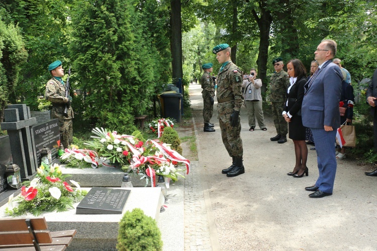 Hołd dla pierwszych więźniów z Auschwitz pochowanych we Wrocławiu