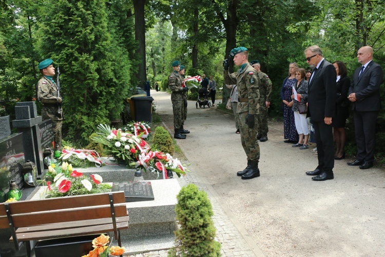 Hołd dla pierwszych więźniów z Auschwitz pochowanych we Wrocławiu