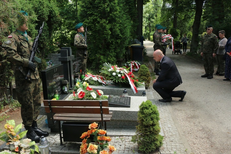 Hołd dla pierwszych więźniów z Auschwitz pochowanych we Wrocławiu