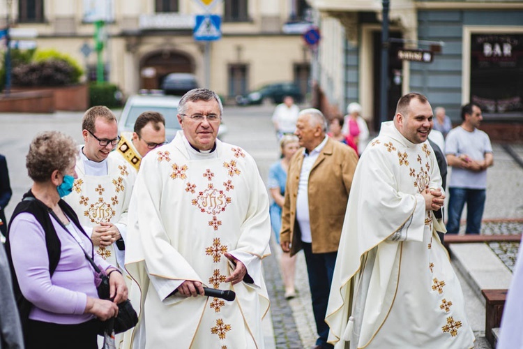 Poświęcenie figury Matki Bożej Fatimskiej na noworudzkim Rynku