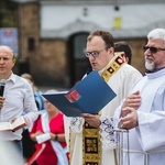 Poświęcenie figury Matki Bożej Fatimskiej na noworudzkim Rynku