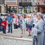 Poświęcenie figury Matki Bożej Fatimskiej na noworudzkim Rynku