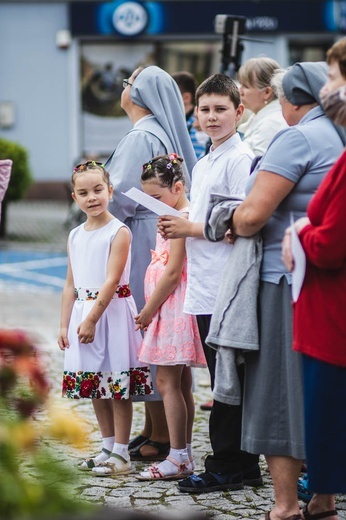 Poświęcenie figury Matki Bożej Fatimskiej na noworudzkim Rynku