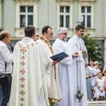 Poświęcenie figury Matki Bożej Fatimskiej na noworudzkim Rynku