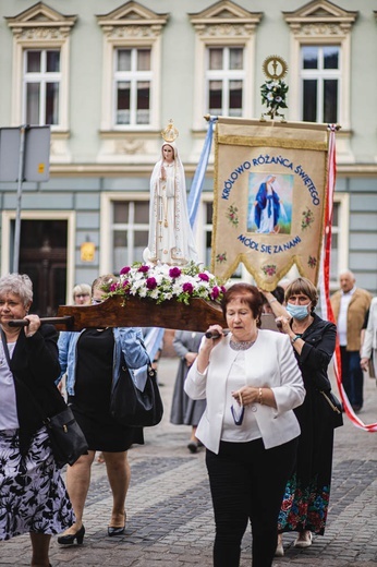 Poświęcenie figury Matki Bożej Fatimskiej na noworudzkim Rynku