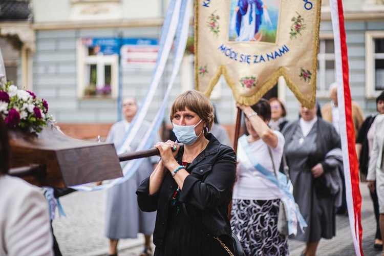 Poświęcenie figury Matki Bożej Fatimskiej na noworudzkim Rynku