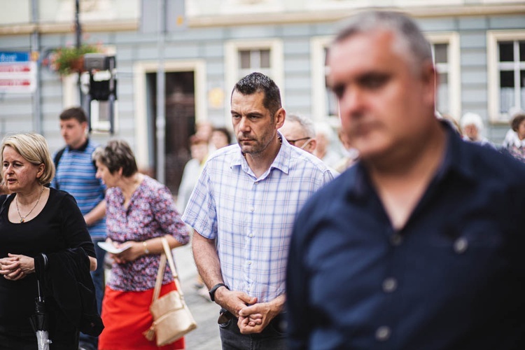 Poświęcenie figury Matki Bożej Fatimskiej na noworudzkim Rynku