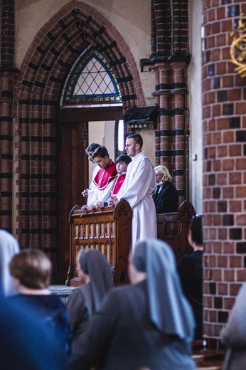 Poświęcenie figury Matki Bożej Fatimskiej na noworudzkim Rynku