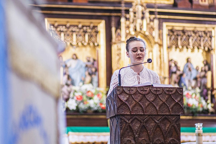 Poświęcenie figury Matki Bożej Fatimskiej na noworudzkim Rynku