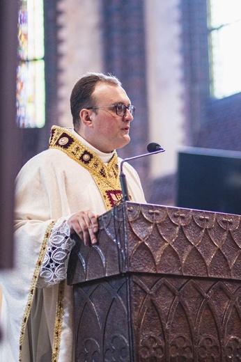 Poświęcenie figury Matki Bożej Fatimskiej na noworudzkim Rynku