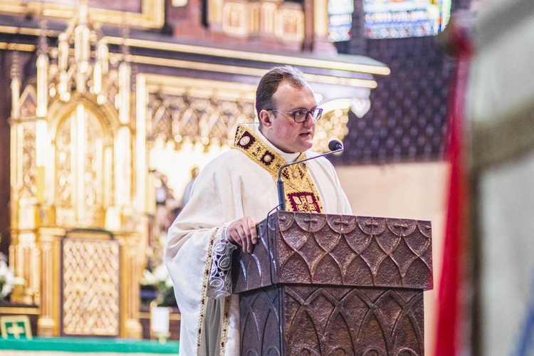 Poświęcenie figury Matki Bożej Fatimskiej na noworudzkim Rynku