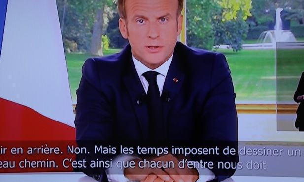 Emmanuel Macron ogłosił zwycięstwo nad koronawirusem