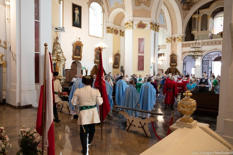 Msza św. odpustowa z udziałem apostolstwa trzeźwości w Rokitnie