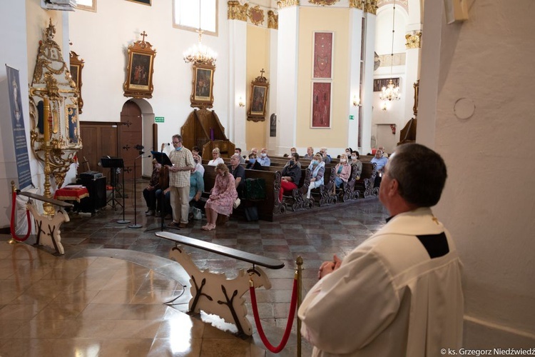 Msza św. odpustowa z udziałem apostolstwa trzeźwości w Rokitnie