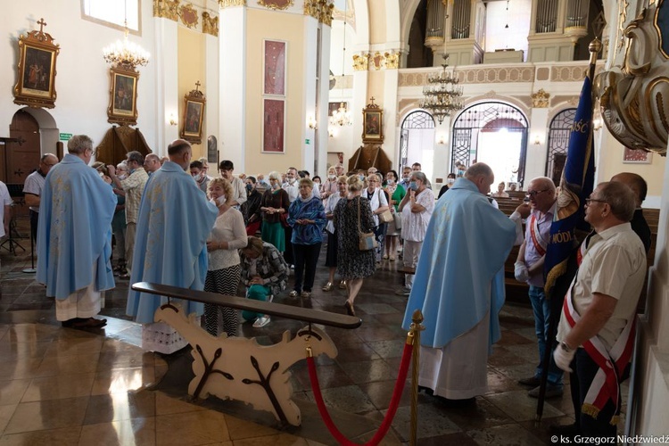 Msza św. odpustowa z udziałem apostolstwa trzeźwości w Rokitnie