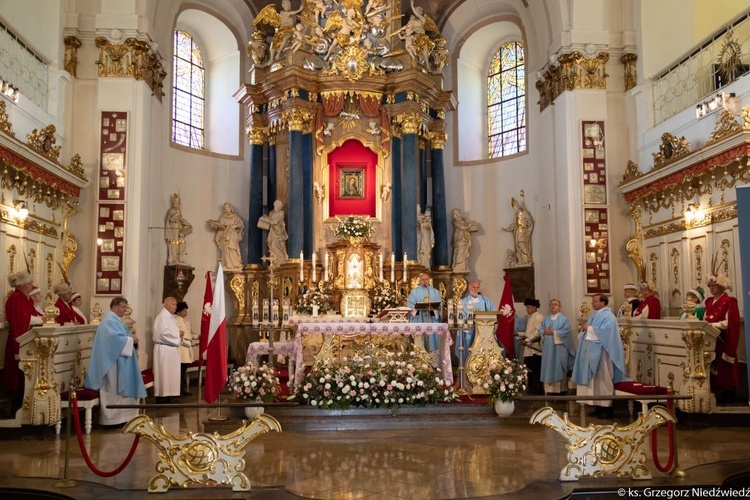 Msza św. odpustowa z udziałem apostolstwa trzeźwości w Rokitnie