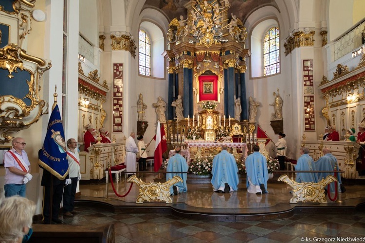 Msza św. odpustowa z udziałem apostolstwa trzeźwości w Rokitnie