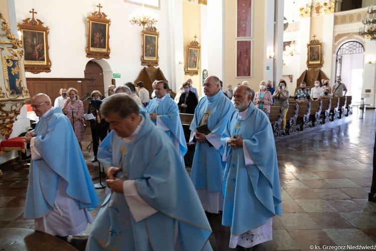 Msza św. odpustowa z udziałem apostolstwa trzeźwości w Rokitnie