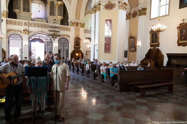 Msza św. odpustowa z udziałem apostolstwa trzeźwości w Rokitnie