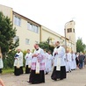 W parafii św. Rafała Kalinowskiego w Elblągu procesja odbyła się tylko wokół kościoła.