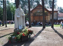Co roku sanktuarium w Loretto odwiedza ponad 40  tys.  pielgrzymów.