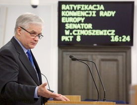 Włodzimierz Cimoszewicz przemawiał w Senacie w czasie debaty nad ratyfikacją konwencji stambulskiej.