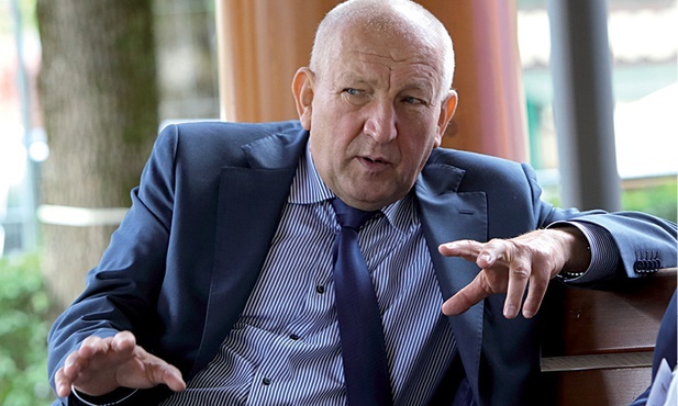 Ryszard Florek  jest prezesem i współwłaścicielem firmy Fakro, czołowego producenta okien dachowych i schodów strychowych, oraz założycielem Fundacji Pomyśl o Przyszłości.